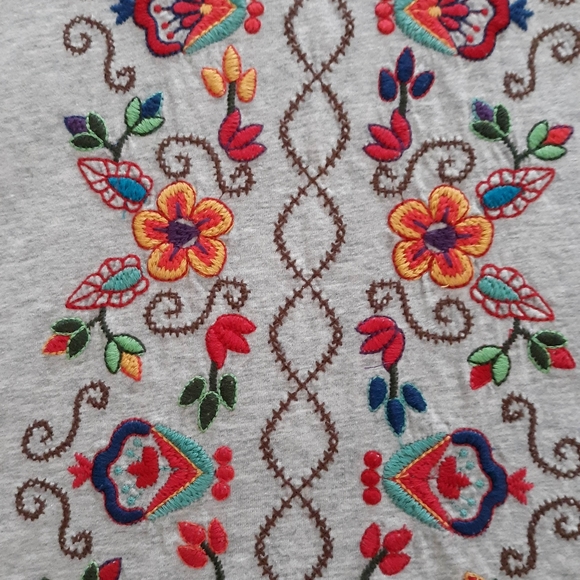 JWLA (Johnny Was)Grey Embroidered Tunic Top - Picture 3 of 6